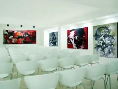 호텔 Art 3*
