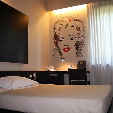Art Hotel 3*