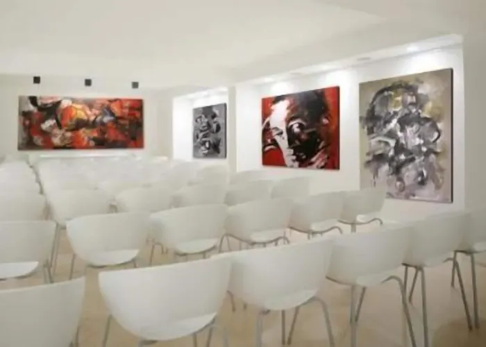 Art 3* Ούντινε