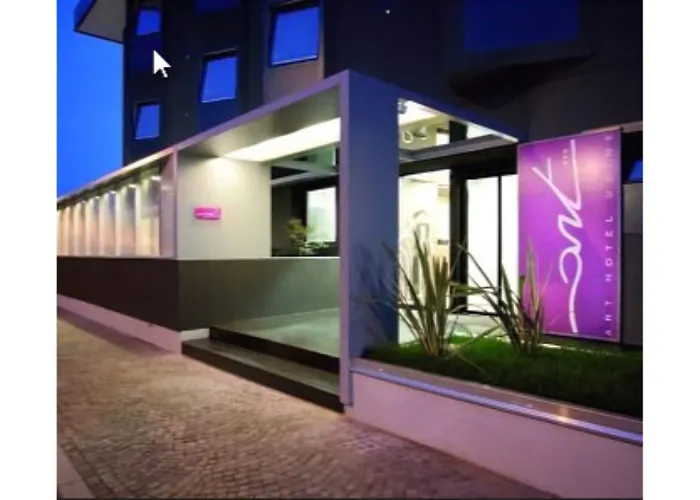 Art 3* Ούντινε