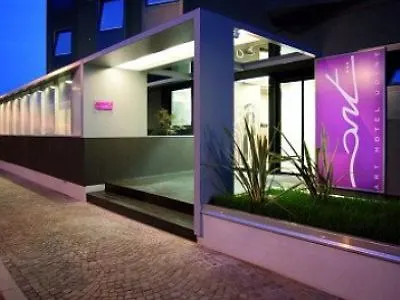 Art 3* Ούντινε